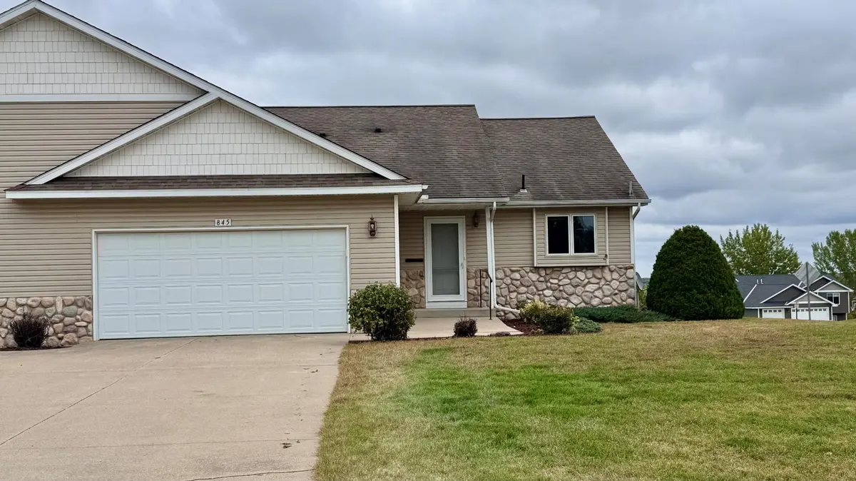 845 Deer CT NE, Montgomery, MN 56069