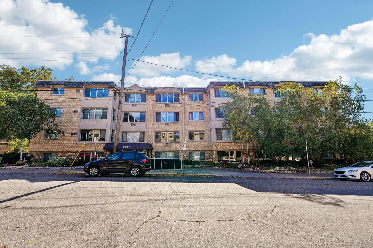 2727 W 43rd ST #103, Minneapolis, MN 55410