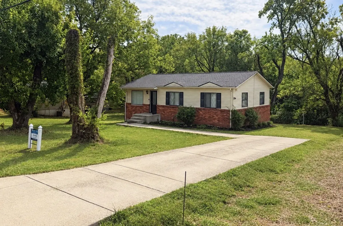 2015 Forges Dr, Nashville, TN 37217