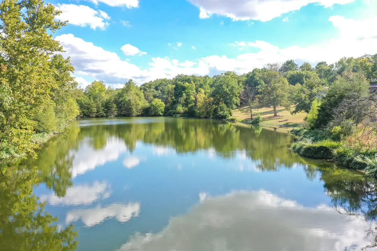 275 Carmen LN, Branson, MO 65616
