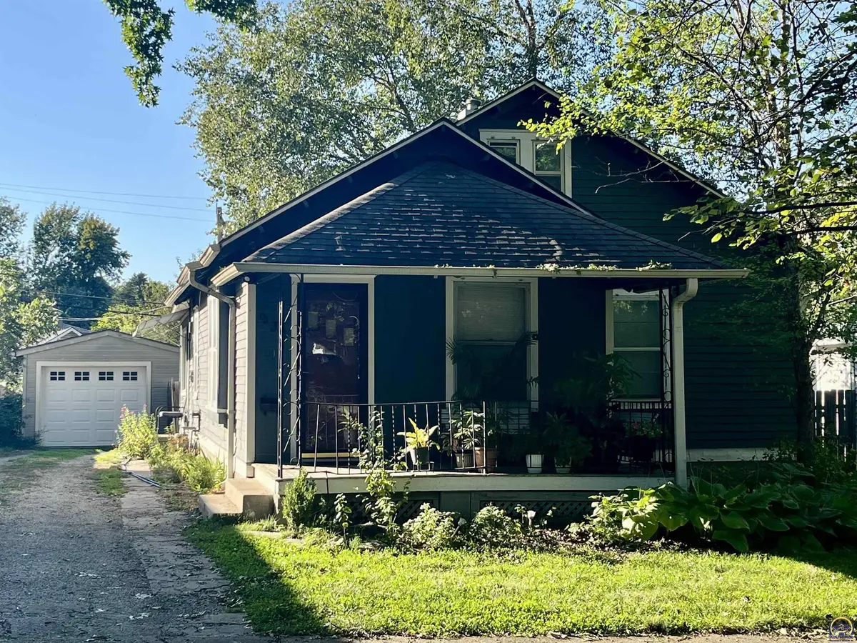 939 SW Lindenwood AVE, Topeka, KS 66606