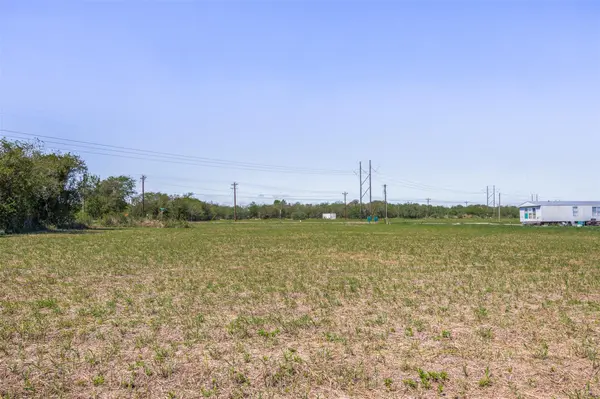 181 Aguila DR, Lockhart, TX 78644