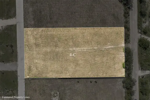 181 Aguila DR, Lockhart, TX 78644