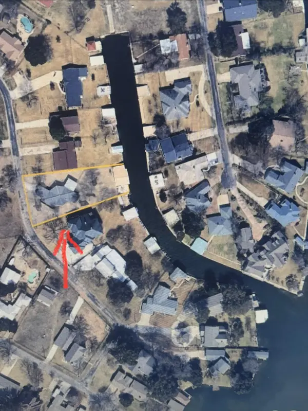 112 E Heron DR, Highland Haven, TX 78654