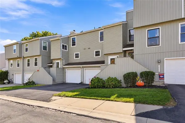 8681 W 108TH PL, Overland Park, KS 66210
