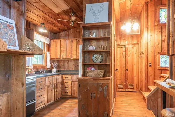 3269 E Robinson RD, Bloomington, IN 47408
