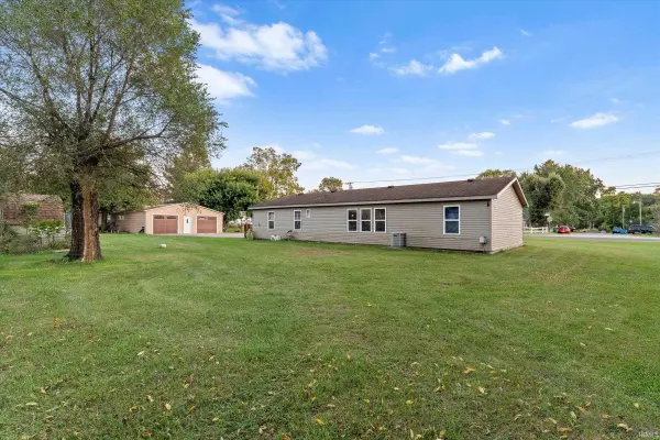 23031 Ardmore TRL, South Bend, IN 46628