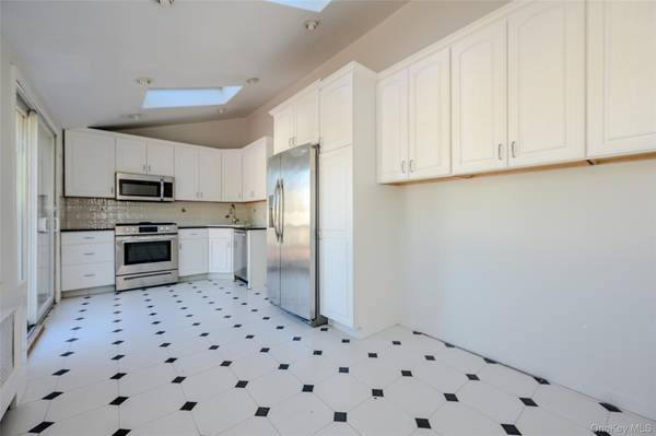 134 Soper ST, Oceanside, NY 11572