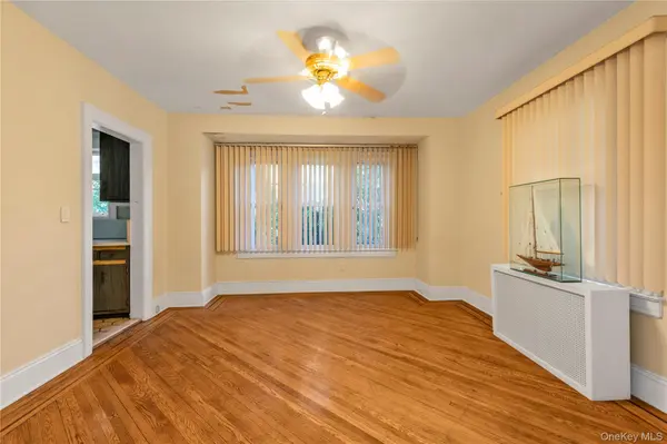 63 Oak ST, Lynbrook, NY 11563