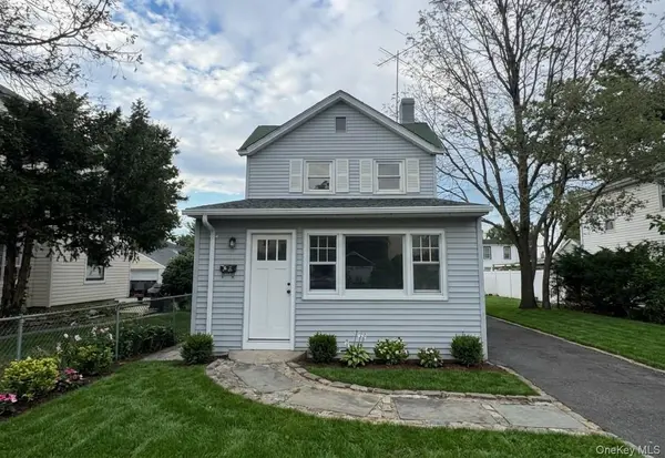 52 Coles ST, Glen Cove, NY 11542