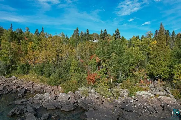 826 Slater Dr, Beaver Bay, MN 55601