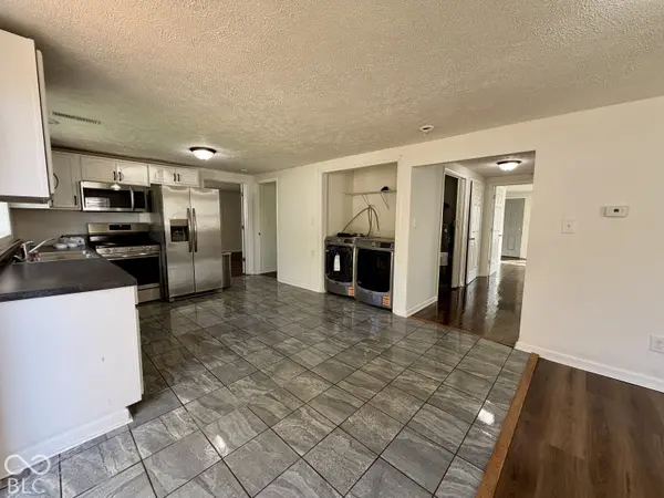 621 Della RD, Columbus, IN 47203