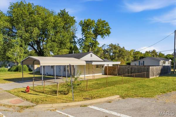 1853 Doris AVE, Cahokia, IL 62206