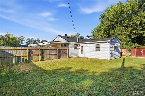 1853 Doris AVE, Cahokia, IL 62206