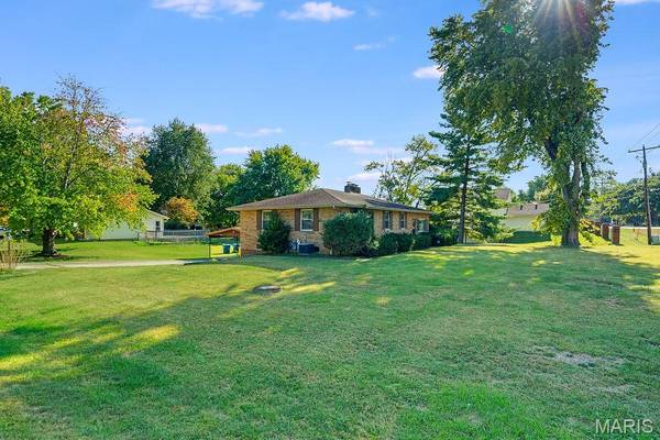 355 Glen Carbon RD, Glen Carbon, IL 62034