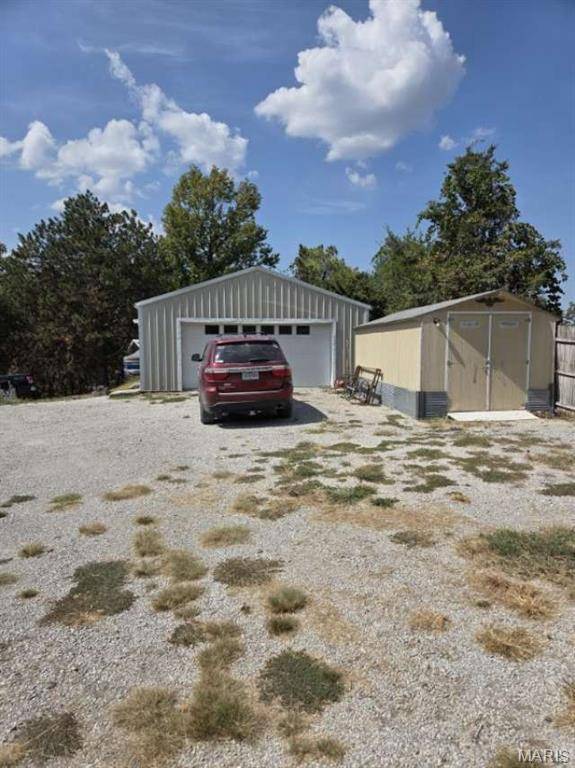 11171 Leisure DR, Warsaw, MO 65355