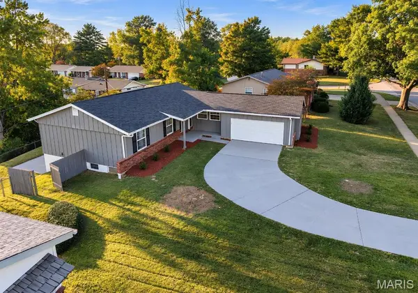 11749 Galba DR, Florissant, MO 63033