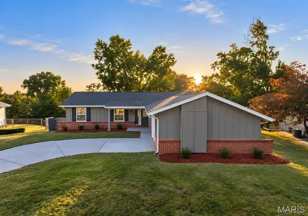 11749 Galba DR, Florissant, MO 63033