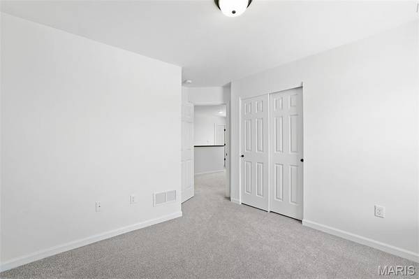 7 Shady Elm CT, St Charles, MO 63301