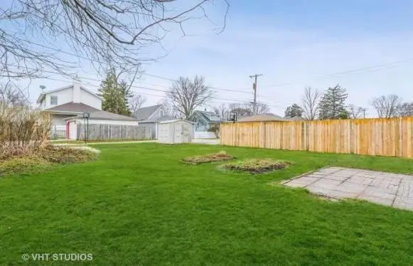 1102 S Cora ST, Des Plaines, IL 60016