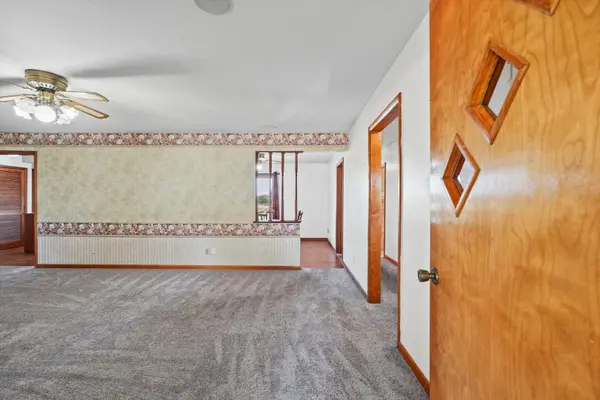 1211 W Clinton AVE, Farmer City, IL 61842