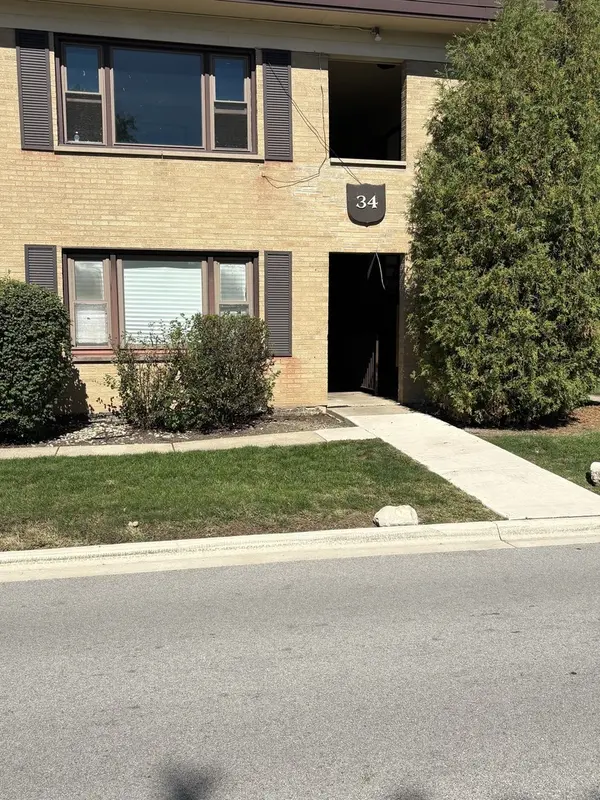 34 King Arthur CT #11, Northlake, IL 60164