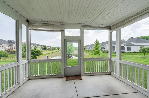 1395 Colchester LN, Aurora, IL 60505