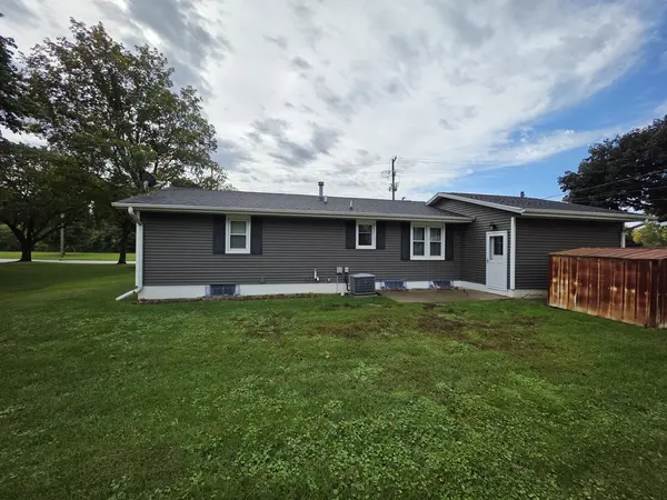 322 Woodlawn DR, Prophetstown, IL 61277