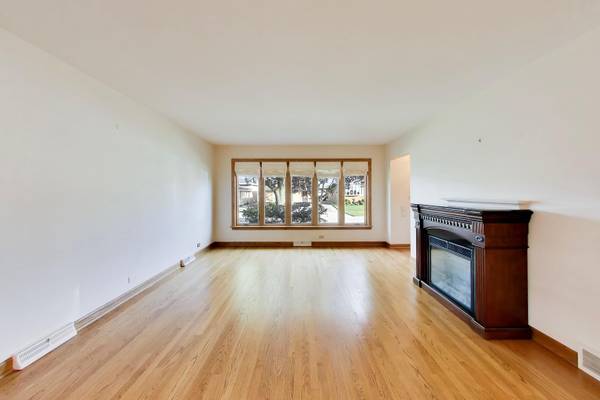 8329 W Sunnyside AVE, Norridge, IL 60706