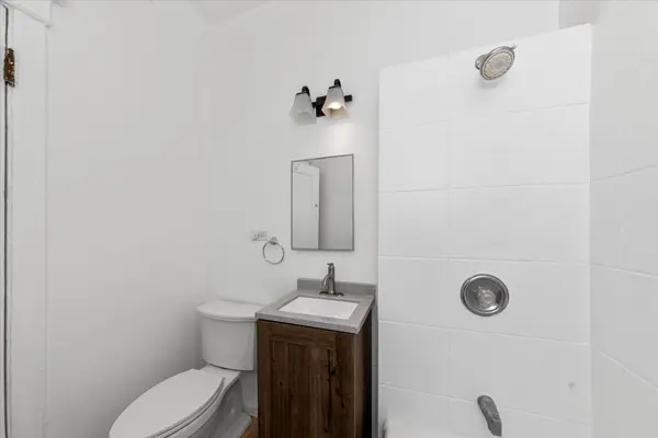 1353 W Catalpa AVE #3, Chicago, IL 60640