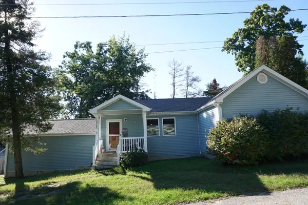 10865 E Seneca LN, Walkerton, IN 46574