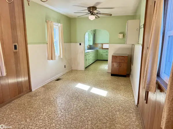 808 N College AVE, Mount Pleasant, IA 52641