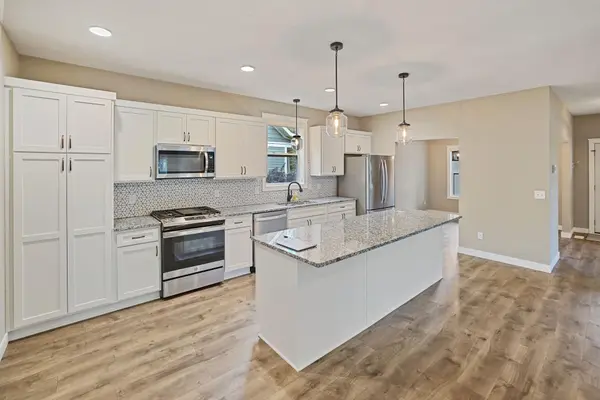 316 Prairie WAY S, Bayport, MN 55003