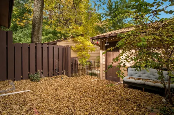 306 W Eagle Lake DR, Maple Grove, MN 55369