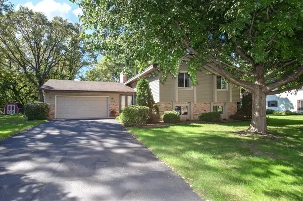 824 Benton ST, Anoka, MN 55303