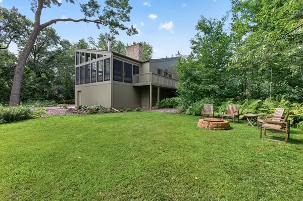 15 Nord Circle RD, North Oaks, MN 55127