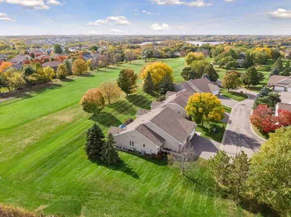 8960 Deer Run CT, Victoria, MN 55386
