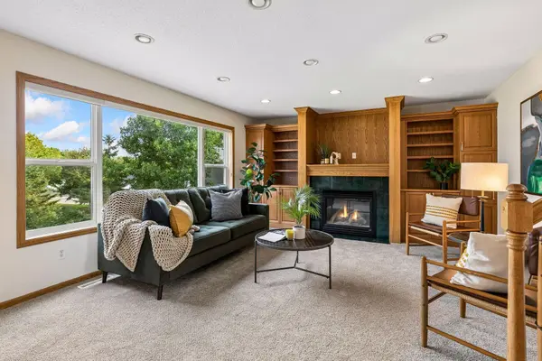 16267 Griffon TRL, Lakeville, MN 55044