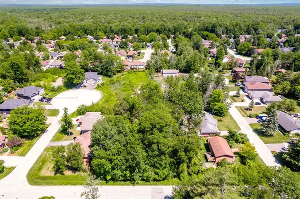79 Smallman DR, Wasaga Beach, ON L9Z 1L1