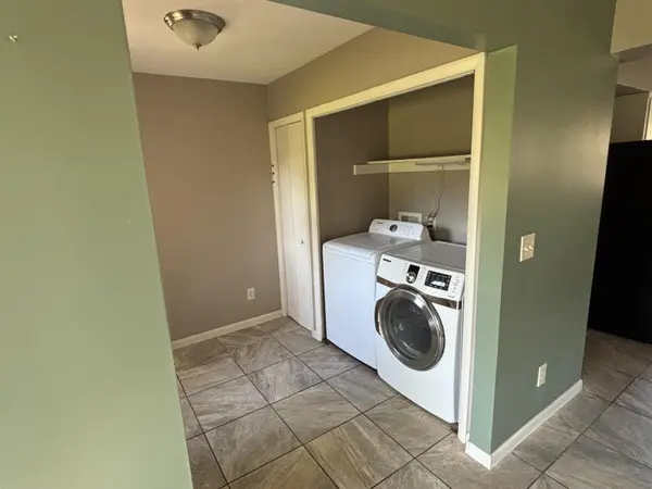 305 W 30th Ave, Hutchinson, KS 67502