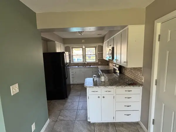 305 W 30th Ave, Hutchinson, KS 67502