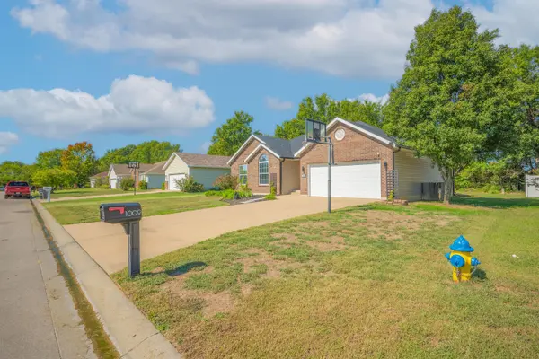 1009 Abby LN, Pittsburg, KS 66762