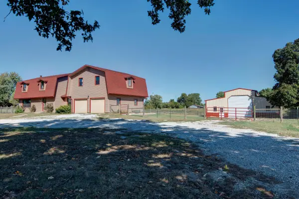 6711 N Farm Road 97, Willard, MO 65781