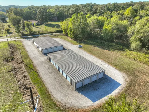 7326 Gateway DR, Neosho, MO 64850
