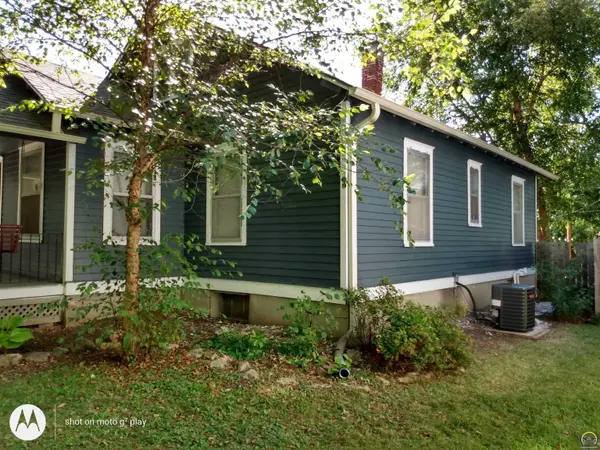 939 SW Lindenwood AVE, Topeka, KS 66606