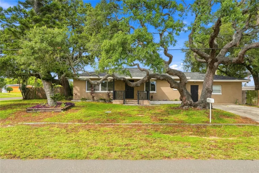 10719 CHEROKEE DR, St Petersburg, FL 33708
