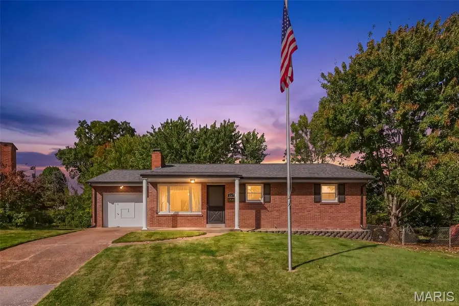 6347 Ashwell DR, St Louis, MO 63123