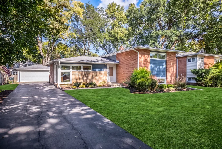 252 W Pleasant Hill BLVD, Palatine, IL 60067