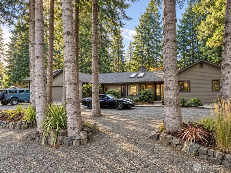 8707 Burns DR SW, Olympia, WA 98512