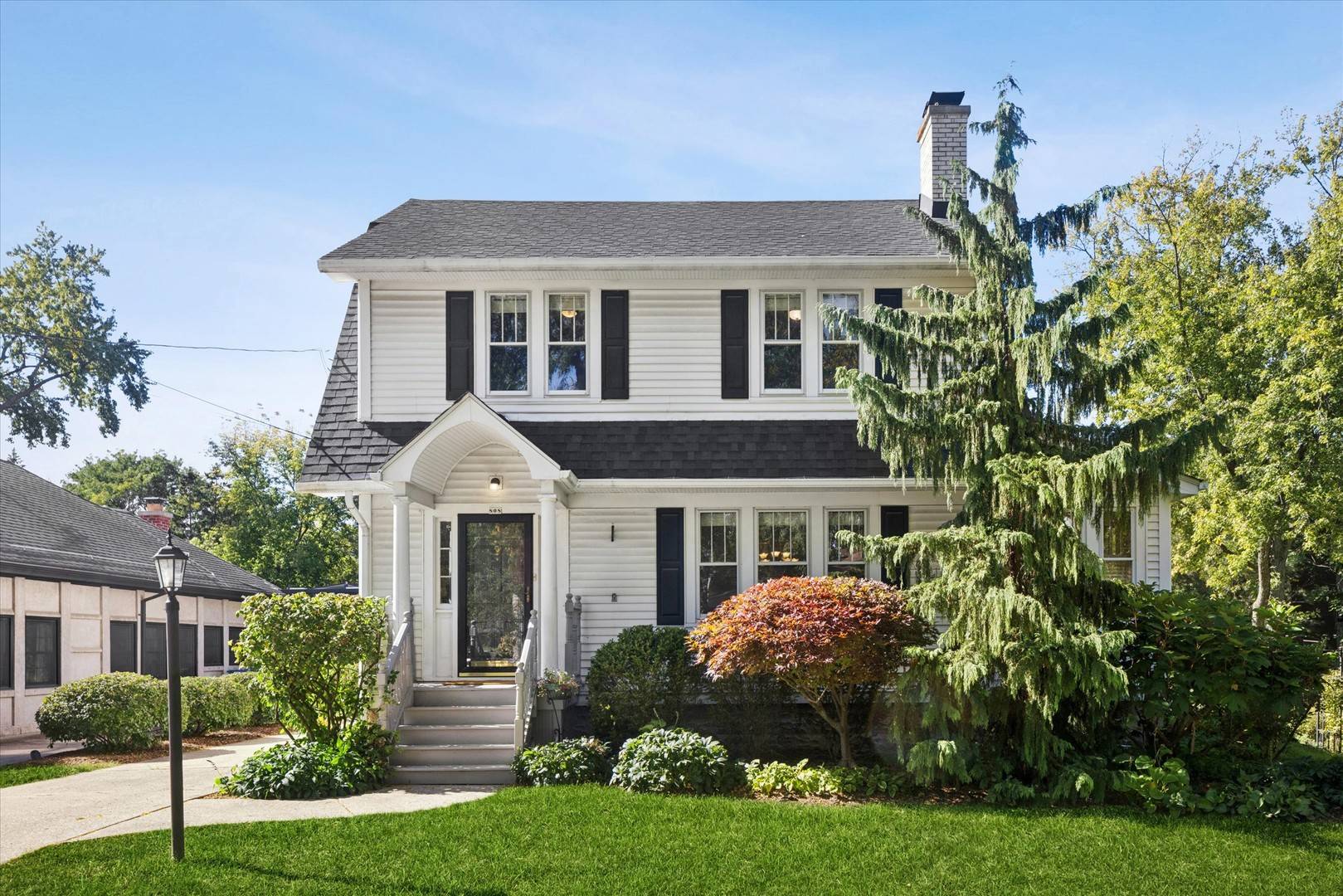 808 Howard ST, Wheaton, IL 60187